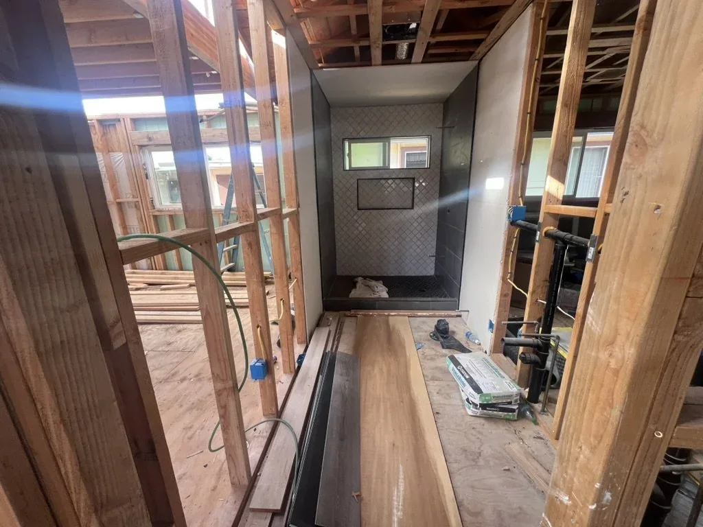 Full bathroom with new tiles and window